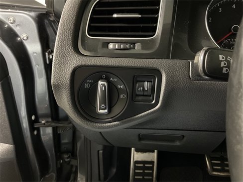 Used 2019 Volkswagen Golf Alltrack S image 27
