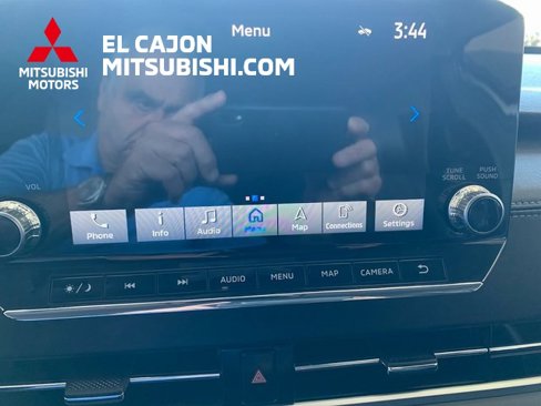 Used 2024 Mitsubishi Outlander SE image 18