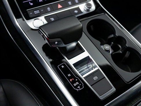 Used 2019 Audi Q8 Premium image 15