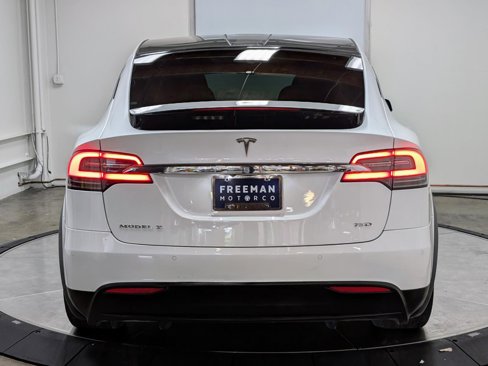 Used 2016 Tesla Model X 75D image 7