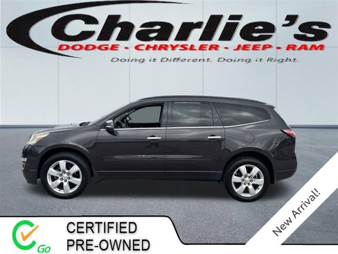 Used 2017 Chevrolet Traverse LT w/ Style and Technology Package image 1