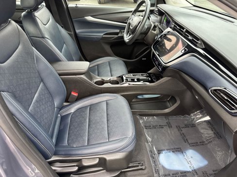 Used 2023 Chevrolet Bolt EUV Premier w/ Sun & Sound Package image 17