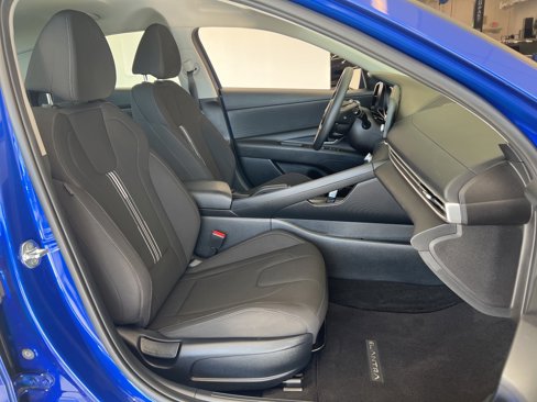Used 2023 Hyundai Elantra SEL w/ Preferred Accessory Package image 42