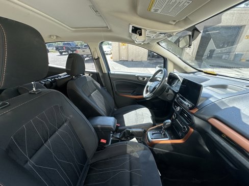 Used 2021 Ford EcoSport SE w/ SE Appearance Package image 4