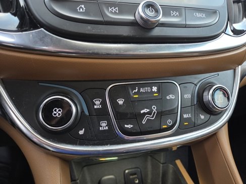 Used 2017 Chevrolet Volt Premier w/ Driver Confidence II Package image 12