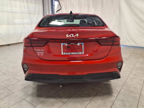 Used 2024 Kia Forte LXS image 8