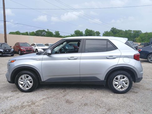Used 2023 Hyundai Venue SE image 8