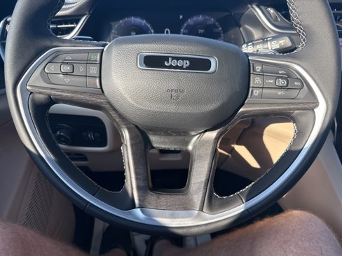 New 2025 Jeep Grand Cherokee Limited image 24