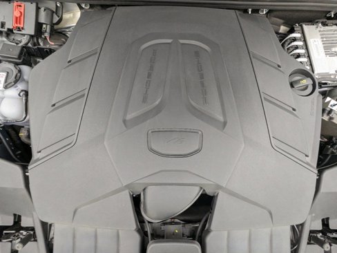 Used 2024 Porsche Cayenne image 23