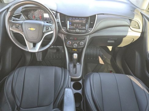 Used 2020 Chevrolet Trax LT w/ LT Convenience Package image 5