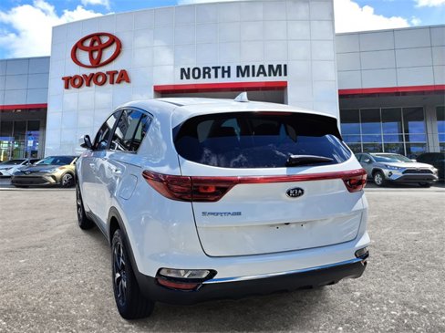 Used 2022 Kia Sportage LX image 3