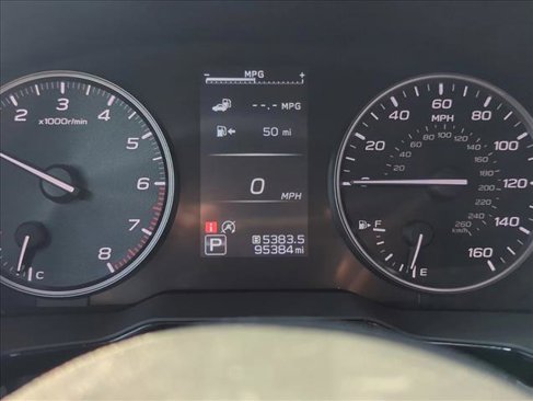 Used 2023 Subaru Outback Premium image 12