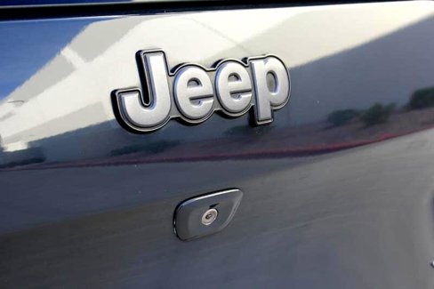 Used 2017 Jeep Cherokee Trailhawk image 22