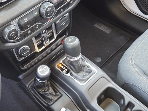New 2025 Jeep Gladiator Sport image 14
