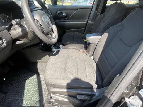 Used 2022 Jeep Renegade Latitude w/ Sun/Sound Group image 15