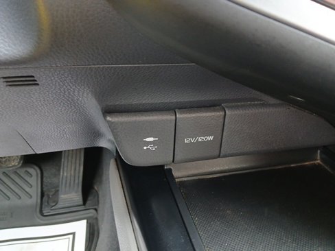 Used 2018 Toyota Camry LE image 15