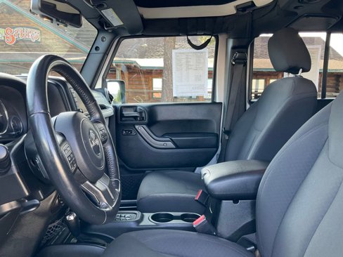 Used 2018 Jeep Wrangler Unlimited Sport S image 56