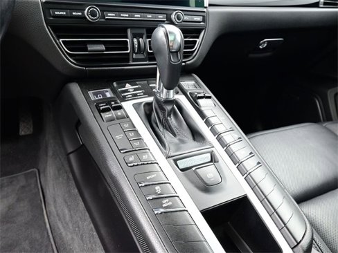 Certified 2021 Porsche Macan S image 13