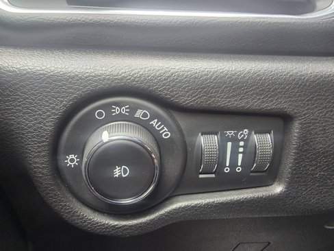 Used 2019 Chrysler Pacifica Touring-L Plus w/ Advanced Safetytec Group image 14