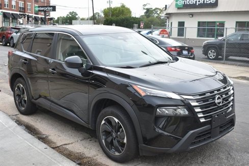 Used 2024 Nissan Rogue SV image 4