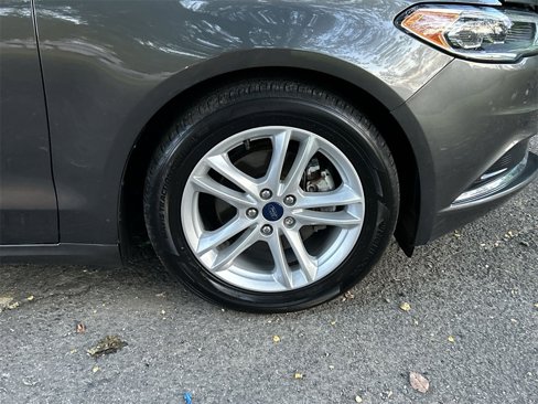 Used 2018 Ford Fusion SE w/ Fusion SE Technology Package image 13