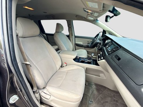 Used 2020 Kia Sedona LX image 28