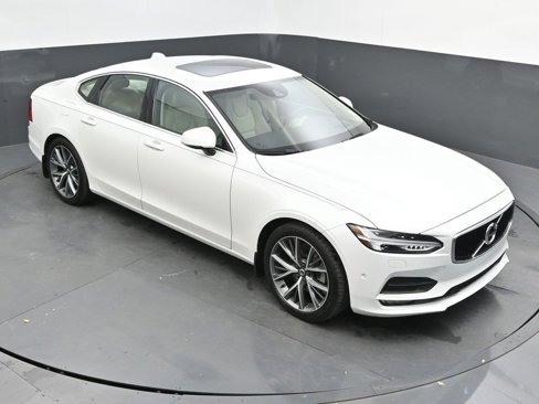Used 2017 Volvo S90 T5 Momentum w/ Vision Package image 17
