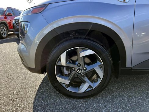 Certified 2023 Hyundai Venue SEL image 9