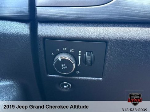 Used 2019 Jeep Grand Cherokee Altitude image 29