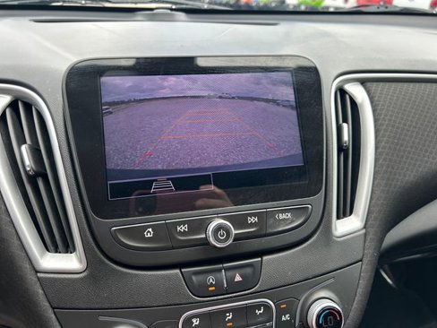 Used 2022 Chevrolet Malibu LT image 24