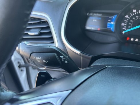 Used 2020 Ford Edge SEL image 17