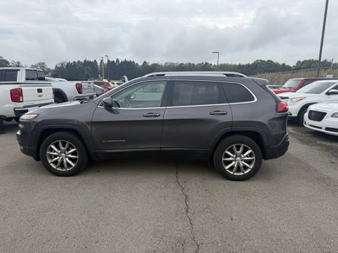 Used 2017 Jeep Cherokee Limited image 9
