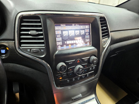 Used 2018 Jeep Grand Cherokee Laredo image 22