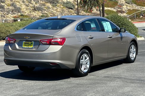 Used 2022 Chevrolet Malibu LT image 3