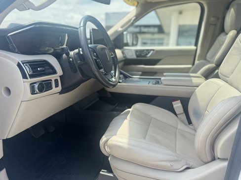 Used 2020 Lincoln Navigator Reserve w/ Equipment Group 208A Reserve image 8