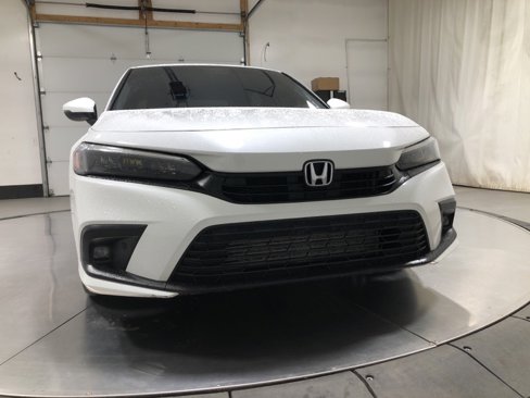 Used 2022 Honda Civic Touring image 2