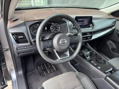 Used 2023 Nissan Rogue SV image 10