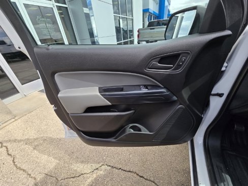 Used 2015 Chevrolet Colorado W/T image 12