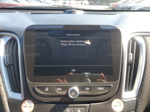 Used 2024 Chevrolet Malibu LT image 19
