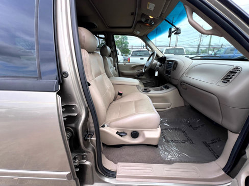 Used 2002 Ford Expedition Eddie Bauer image 39