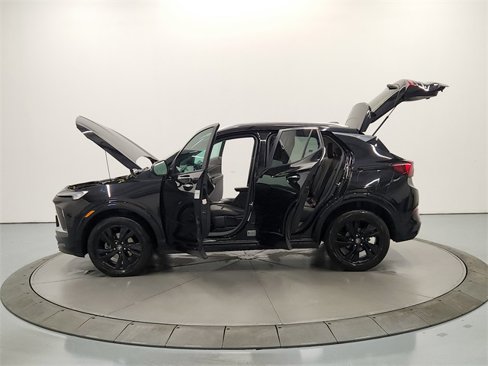 Used 2024 Buick Encore GX Sport Touring image 12