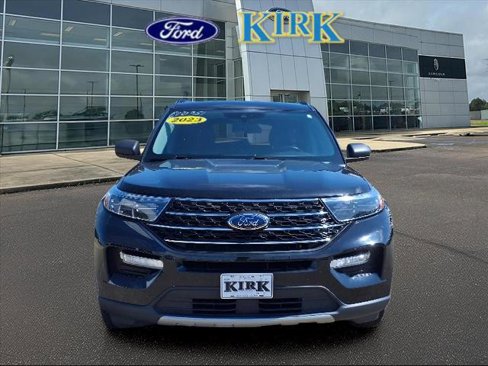 Certified 2023 Ford Explorer XLT w/ Equipment Group 202A image 3