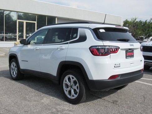 New 2025 Jeep Compass Latitude w/ Mopar Graphics Package image 4