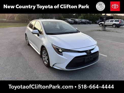 Used 2024 Toyota Corolla LE image 1