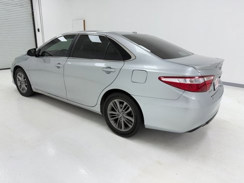 Used 2017 Toyota Camry SE image 6