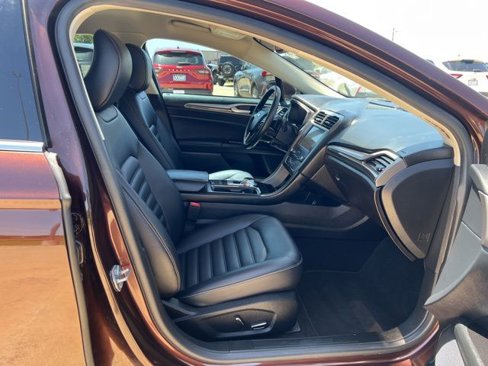 Used 2019 Ford Fusion SEL image 21