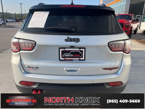 Used 2024 Jeep Compass Trailhawk image 19