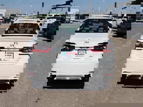 Used 2023 Toyota Camry SE image 13
