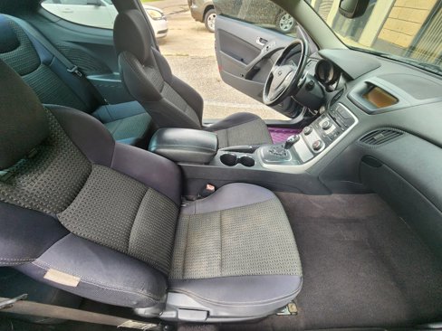 Used 2010 Hyundai Genesis 2.0T image 7