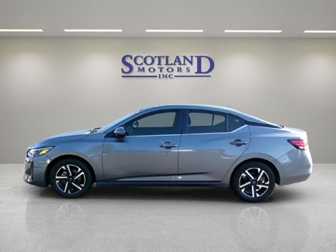 Used 2024 Nissan Sentra SV image 1